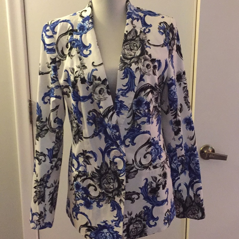 Awesome black and blue print blazer